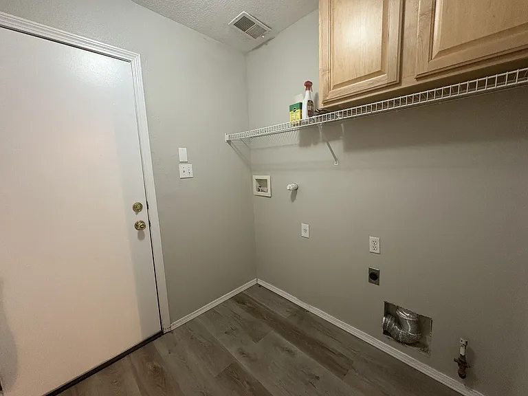 6215 Thais St NW — Photo 9
