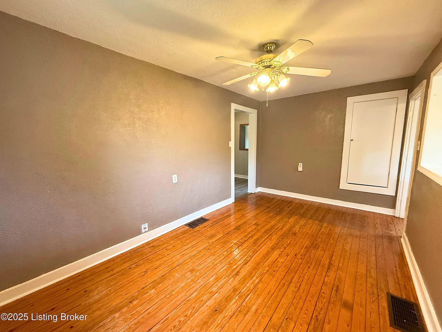 2 bed, 1.0 bath, 700 sqft, $950 — Photo 3
