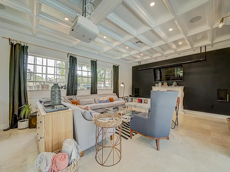 1281 Nightingale Ave — Photo 50
