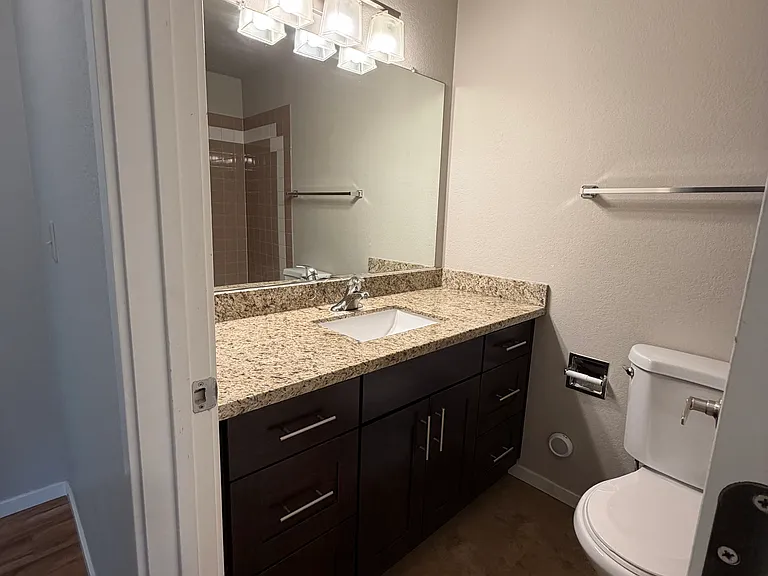 280 NW Holly St #6 — Photo 129