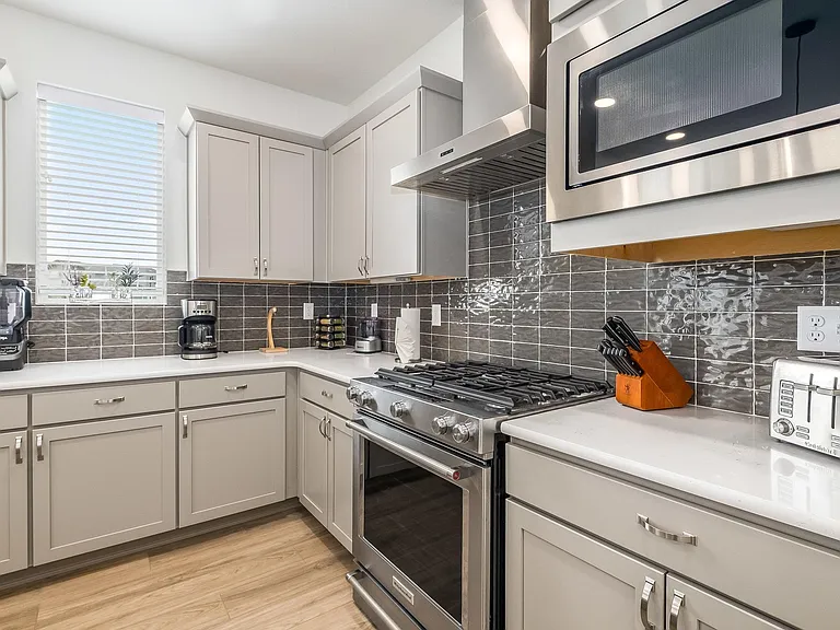 5795 Champlain Dr — Photo 1