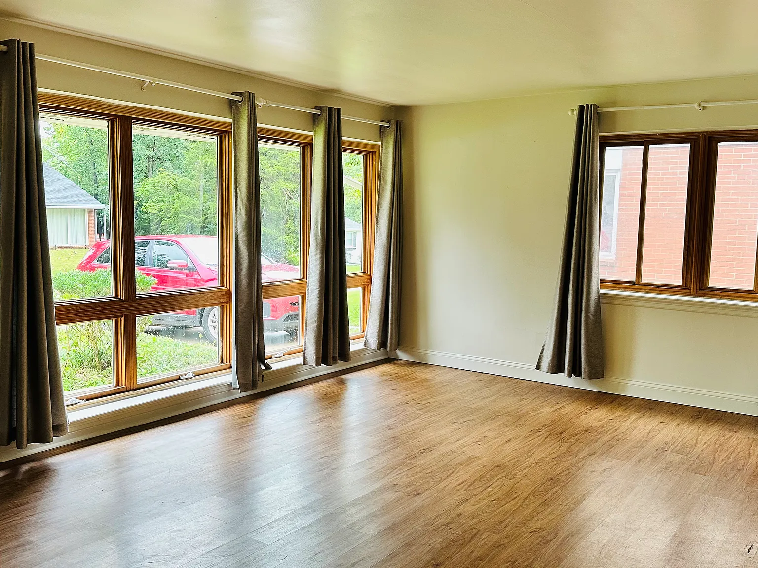 2 bed, 1200 sqft, $2,200 — Photo 4