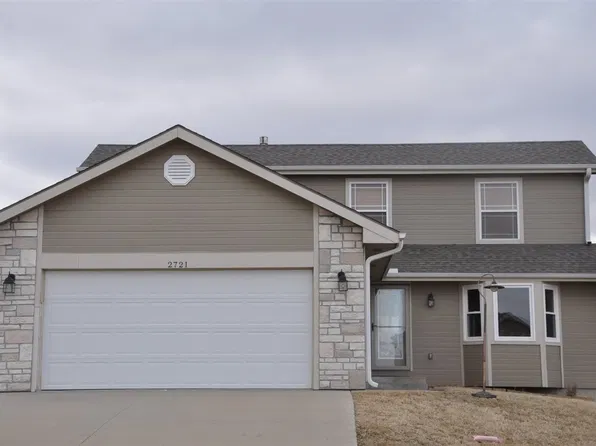 2721 Oakwood Dr, Junction City, KS 66441