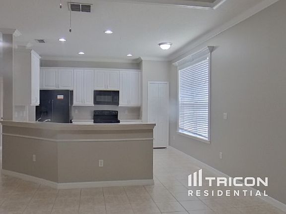 4th image of 4208 Yeats St