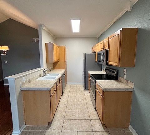 4th image of 22685 E Ontario Dr Unit 202