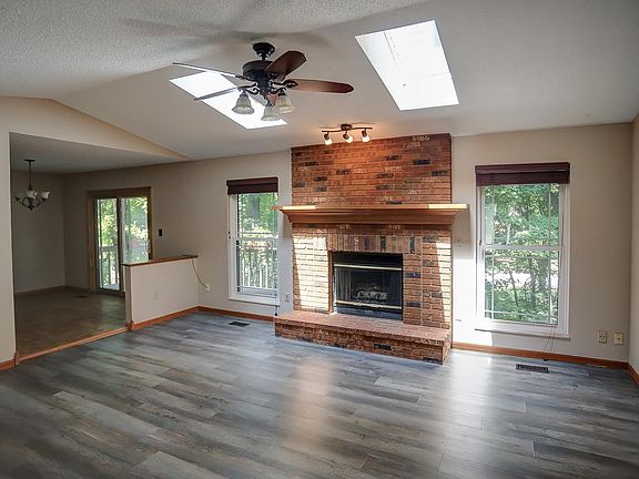 2nd image of 131 Robert Dr