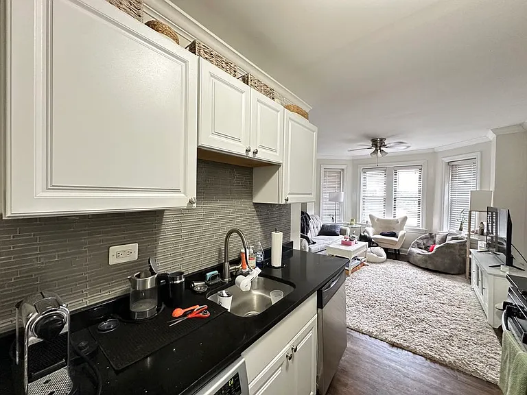 3839 N Greenview Ave #W2 — Photo 6