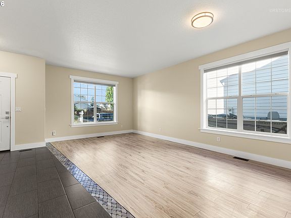 3rd image of 364 NE 20th Ave