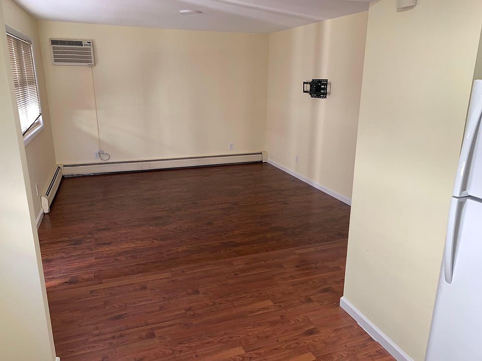 1st image of 66 Grantwood Ave Floor 1