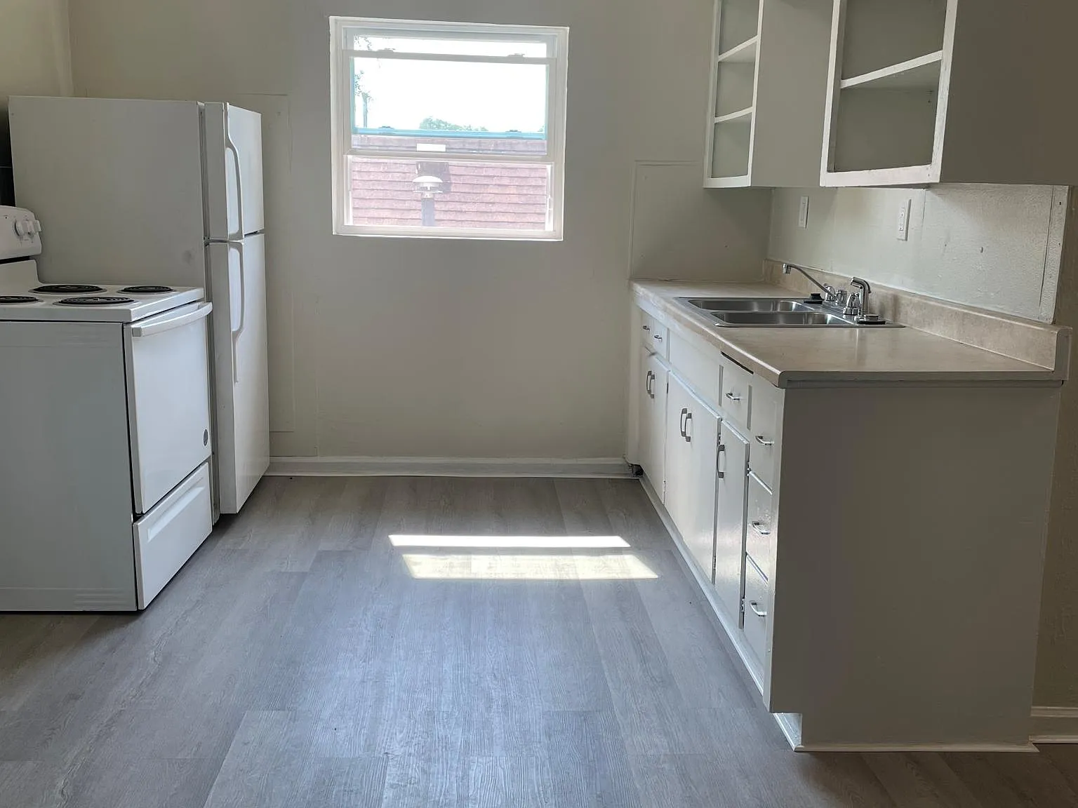 2 bed, 660 sqft, $895 — Photo 2
