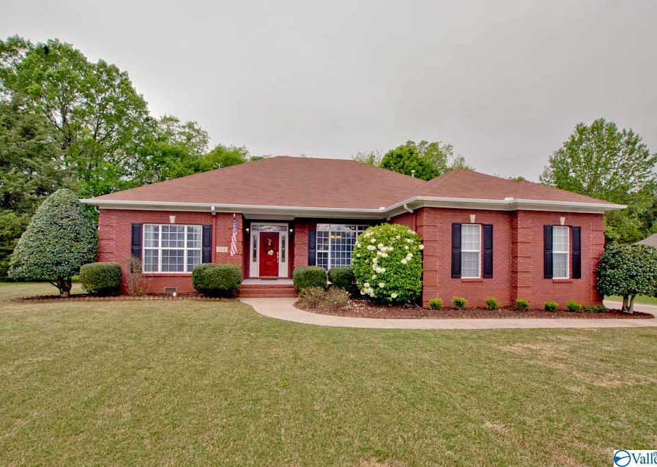 1st image of 208 Turtle Creek Dr