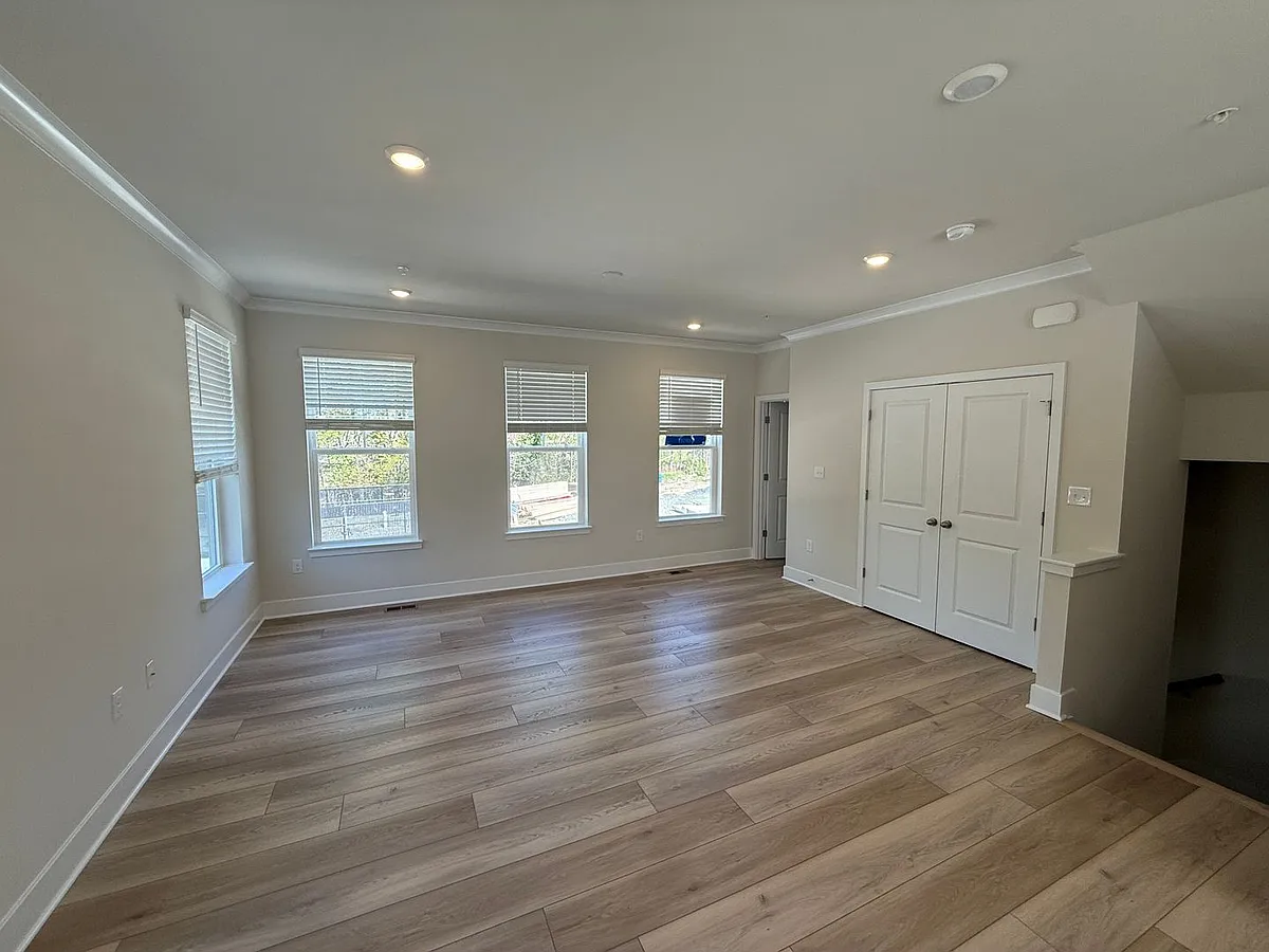 Building Photo - 2102 Winterberry Ln