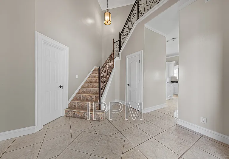 5601 Wild Persimmon — Photo 2