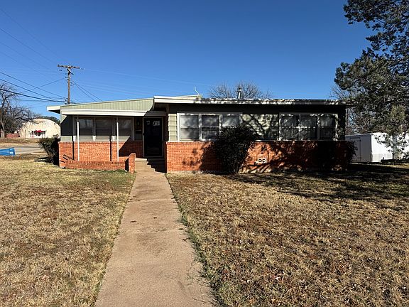 2nd image of 1401 Bristol Dr