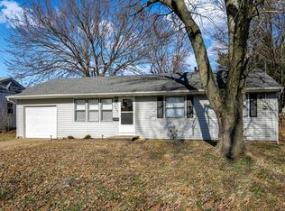 2225 W Bodeb St, Springfield, MO 65802