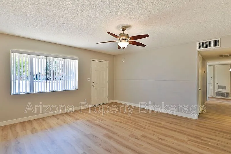 4 bed, 2.0 bath, 1176 sqft, $1,795 — Photo 2