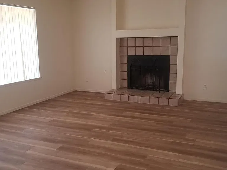 3309 N Miramar Dr — Photo 2