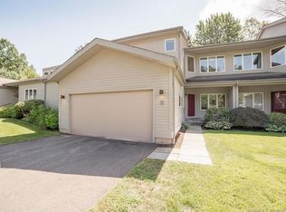 2 Templeton Ct, Avon, CT 06001