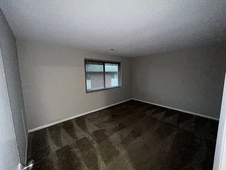 Coventry Court Townhomes — Photo 170
