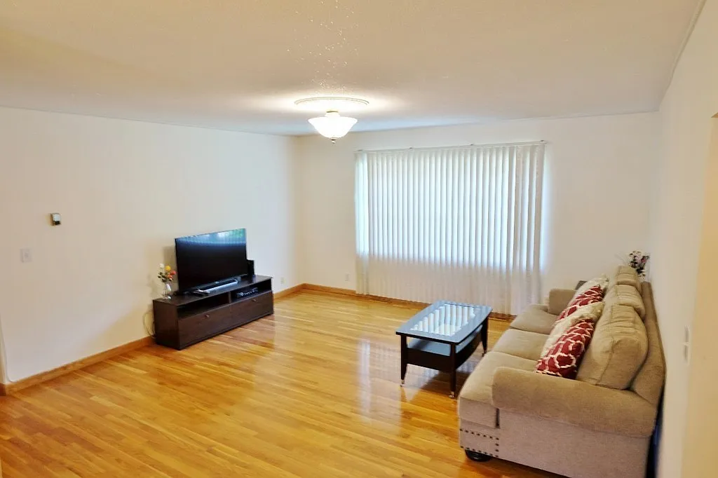 Building Photo - 157 Lake Shore Rd #2