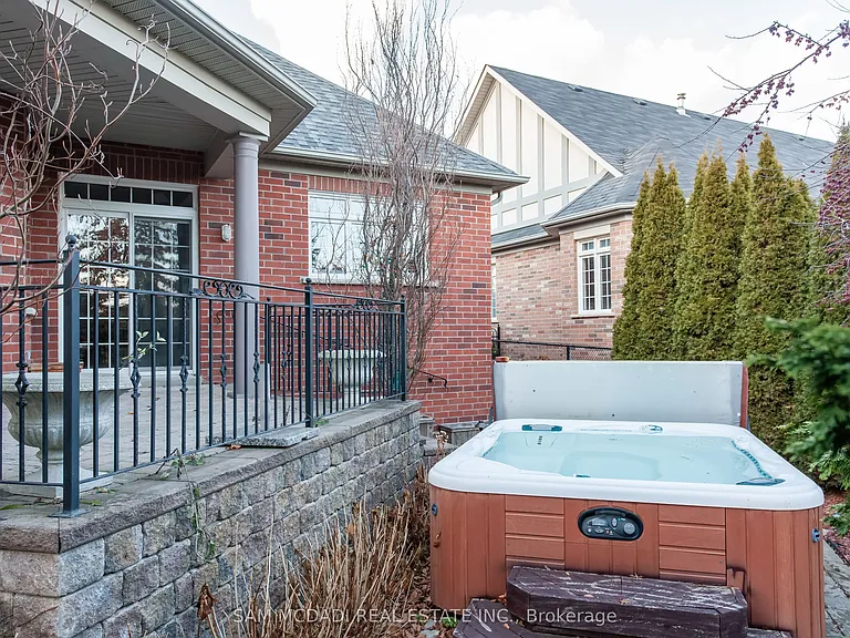 50 Links Ln #UPPER — Photo 4