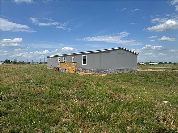 3rd image of 1304 Saddleback Dr