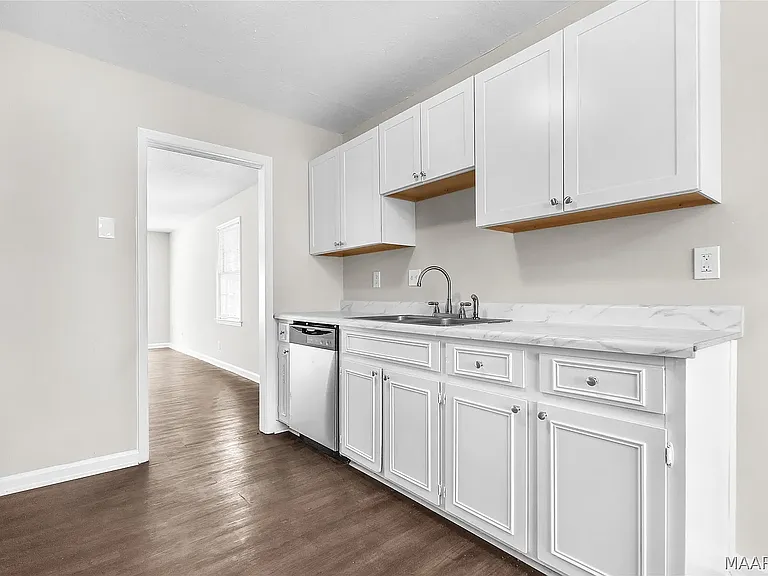 6125 Greta Pl — Photo 8