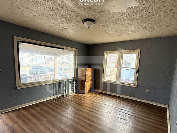 3rd image of 1305 E Whitmer St