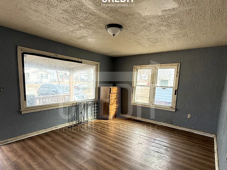 1305 E Whitmer St — Photo 3