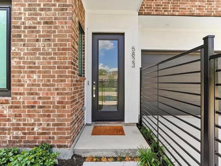5823 Dolores St — Photo 2
