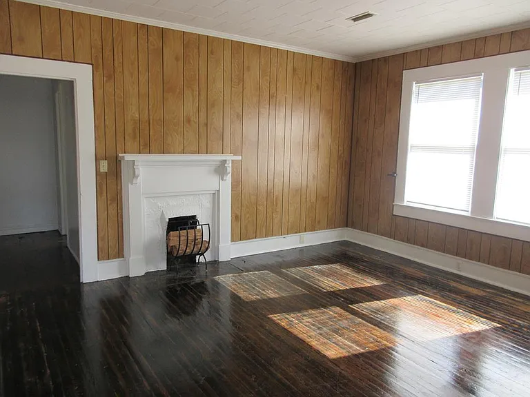 121 W Orange St — Photo 2