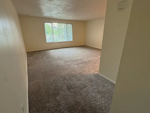 8630 SW Barbur Blvd #13 Photo 1