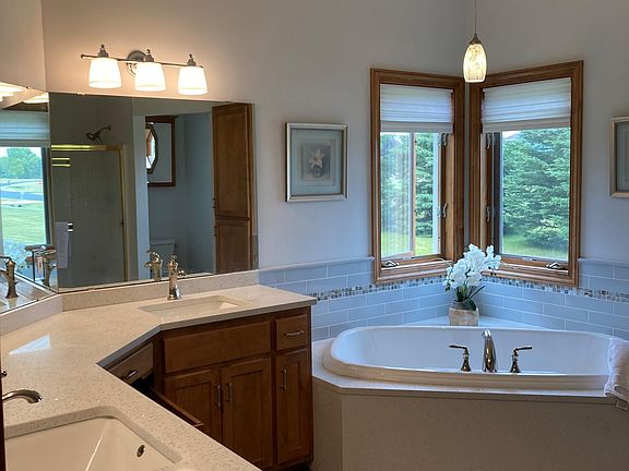 2nd image of N76W24644 Ridgefield Dr