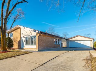 102 Westwood Dr, Park Forest, IL 60466