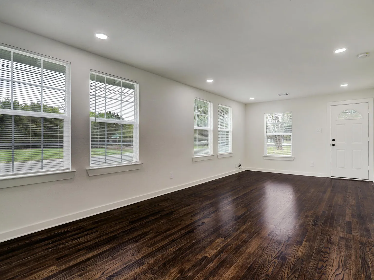 2 bed, 994 sqft, $1,500 — Photo 3