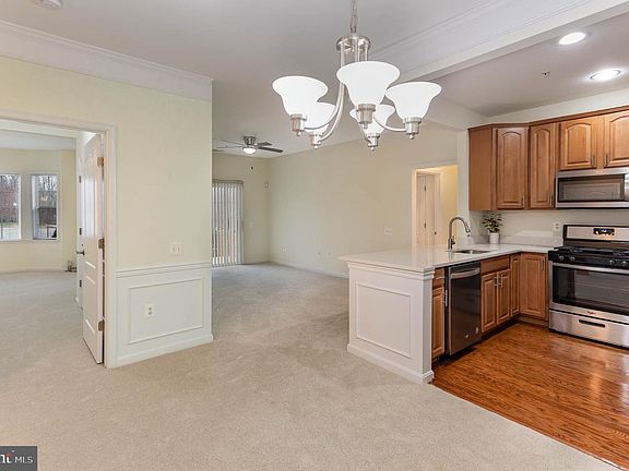 5th image of 411 Aggies Cir Unit 1