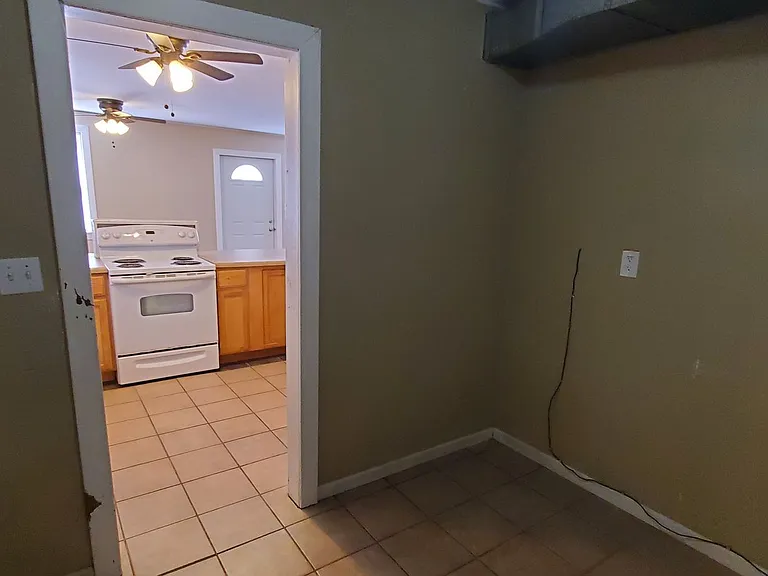 701 Court St — Photo 20