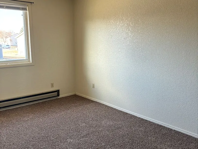 1381 Easy St — Photo 5