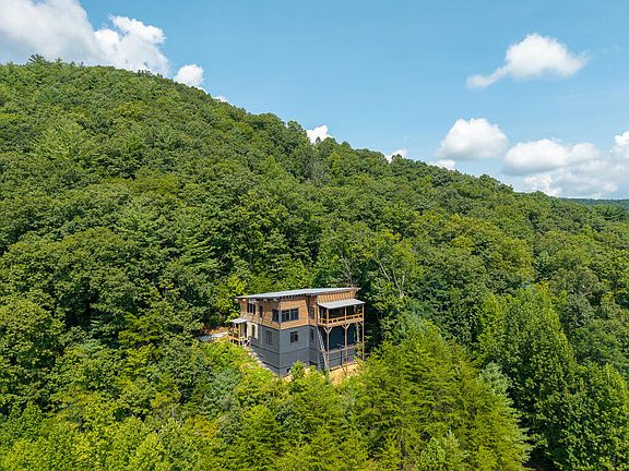 3rd image of 389 Fort Mountain Rd