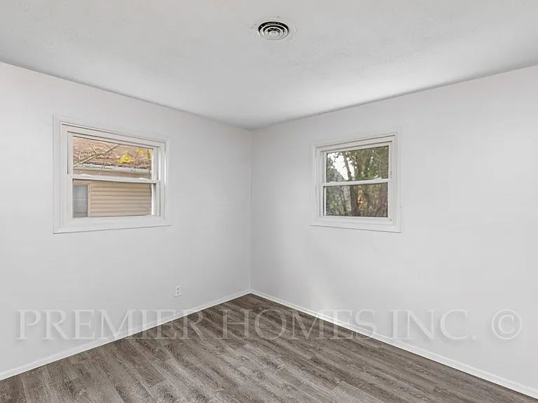 1809 Endrow Ave NE — Photo 9