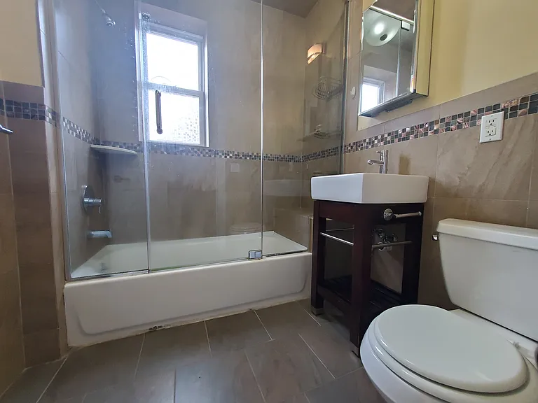 377 Baldwin Ave #2B — Photo 7
