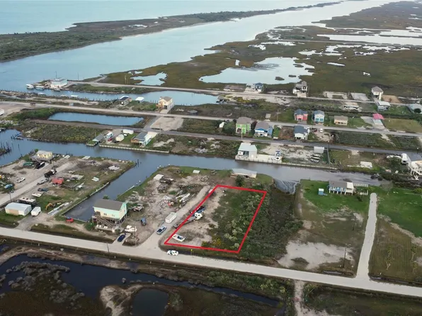 1916 Bosarge St, Crystal Beach, TX 77650