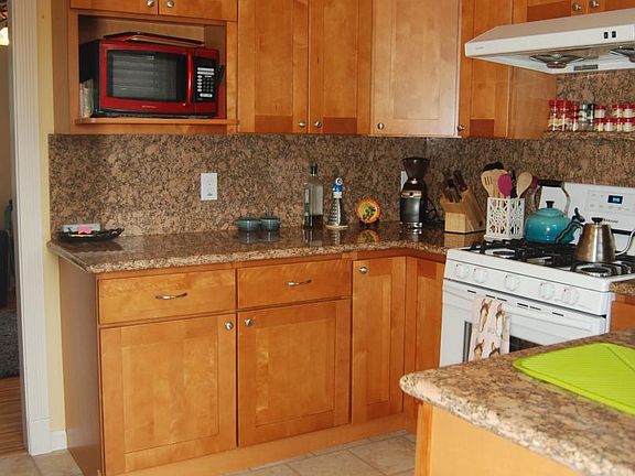 Micro wave cabinet - full backsplash