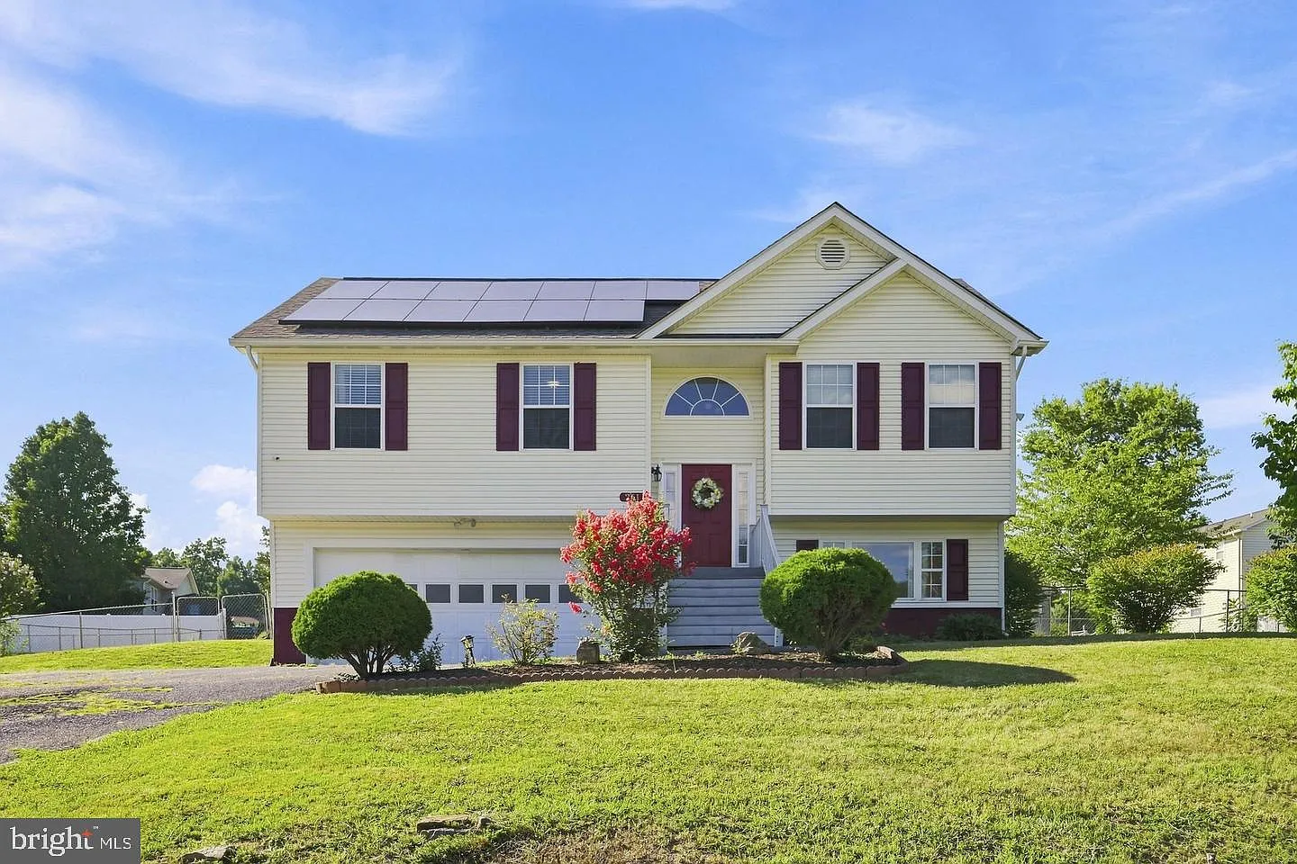 3 bed, 3.0 bath, 1710 sqft, $2,000 — Photo 1