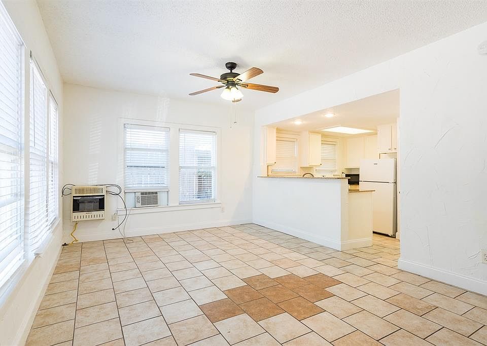 1st image of 5203 Worth St APT 3