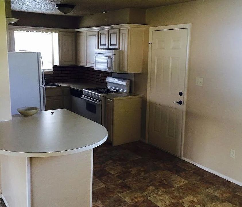 2nd image of 4923 NW Lindy Ave
