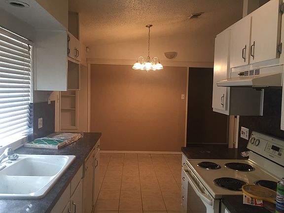 4th image of 8416 Hartford Dr