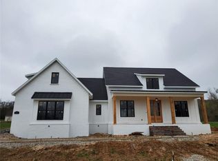 489 Winding Spring Dr, Fayetteville, AR 72703