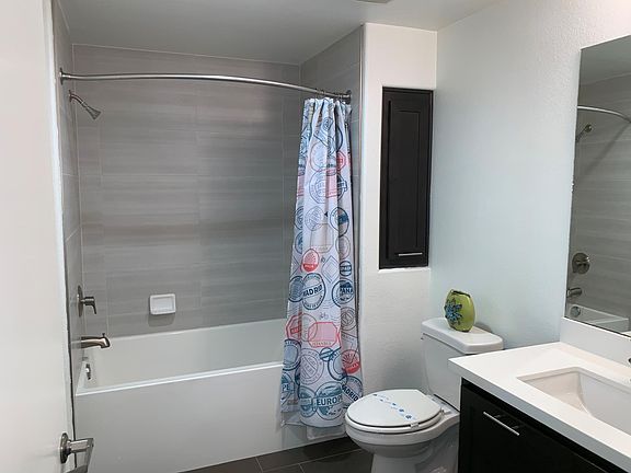 3rd image of 456 10th Ave #203