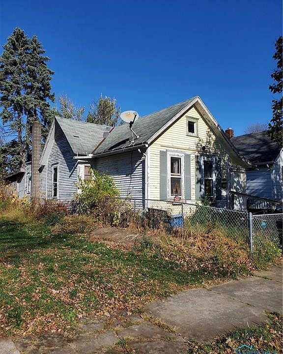 2nd image of 1010 Orchard St